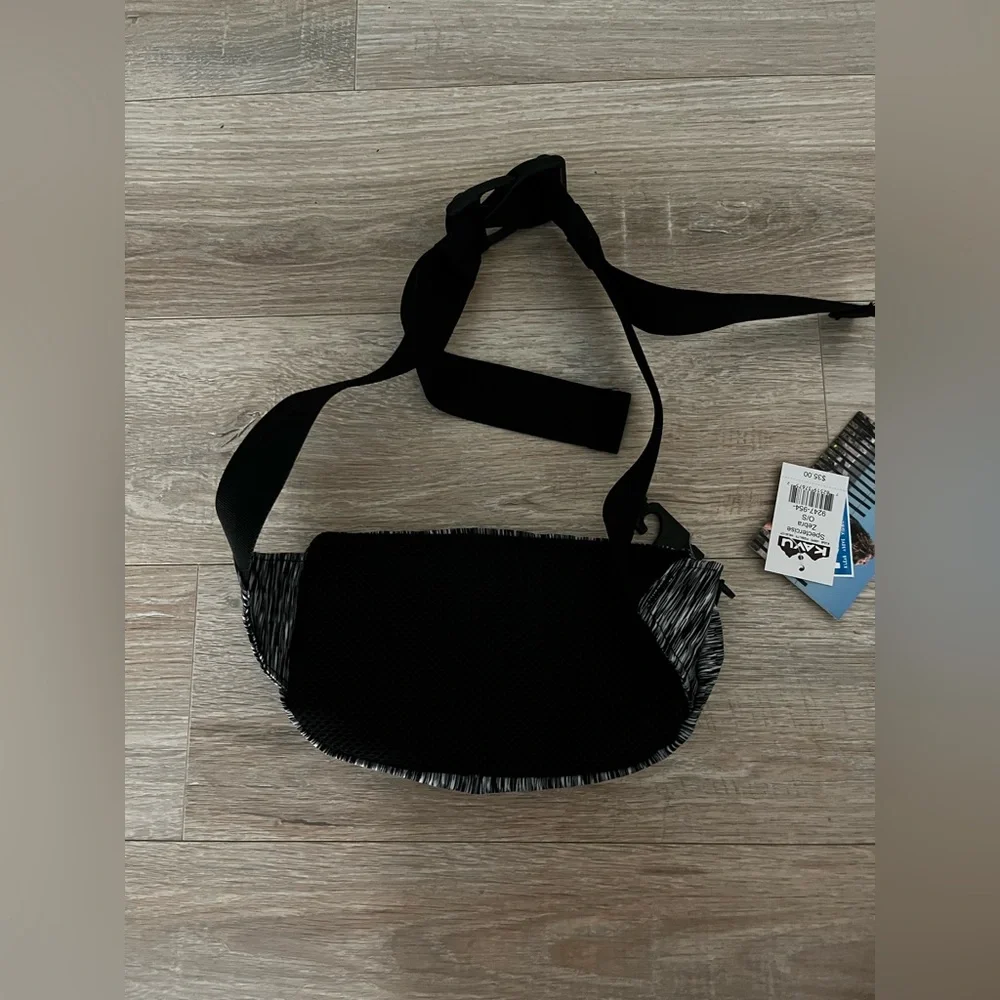 NWT KAVU Spectercise Belt Bag Spandex Fanny Pack - Picture 6 of 6